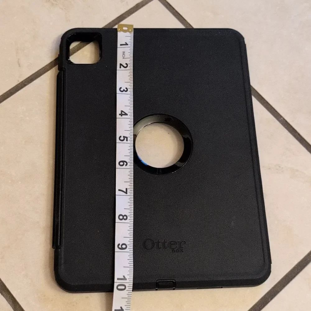 New In Damaged Box Otterbox iPad Pro 11-Inch Case Defender Pro Black